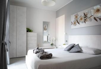 A Casa di Patty 2 allows 18 year olds to book a room