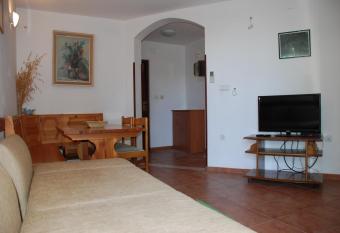 Apartments Pero has Balcony rooms