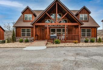 Garber Hill Lodge has Balcony rooms