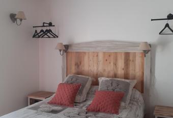 thym & Romarin allows 18 year olds to book a room