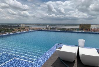 17 Best Unit in Central of Capital, Highest Building BKK1 allows 18 year olds to book a room