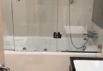 Prestigia Ambre 120m2 has rooms with a private hot tub