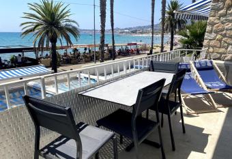 T3 grand large, face plage, wifi park St Jean has Balcony rooms