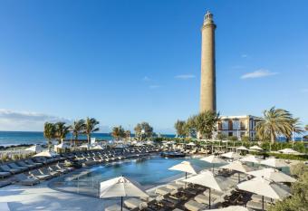 Hotel Faro, a Lopesan Collection Hotel - Adults Only allows 18 year olds to book a room