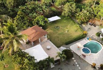 Villa Lepore/Rumba, Fogon y Chercha allows 18 year olds to book a room