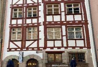 Zur Baumwolle allows 18 year olds to book a room