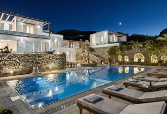 Villa Galaxy Ftelia Beach has Balcony rooms