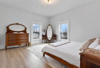 NEW Apartment on Cayuga Lake! allows 18 year olds to book a room