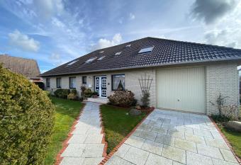 Leyh  rn allows 18 year olds to book a room