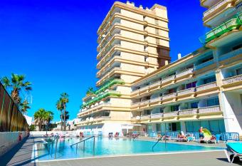 playa honda sea view allows 18 year olds to book a room