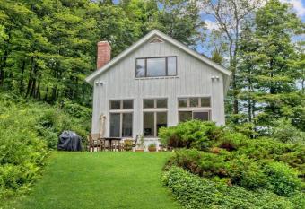 Modern Hudson Valley Farm House has Balcony rooms