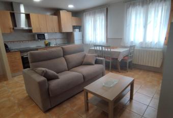 Apartamento Torre Sancho allows 18 year olds to book a room