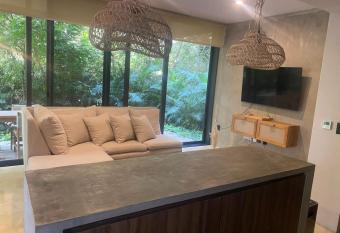 Maravilloso Loft en Luxury Xalet has rooms with a private hot tub