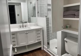 (null) has Balcony rooms