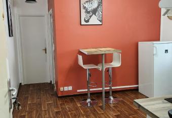 Sleep in Rodez Le Penavayre Centre-Historique Vieux Rodez allows 18 year olds to book a room