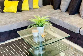 Appartement lumineux, Vdn ,calme 5min supermarch   has Balcony rooms