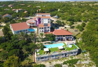 Garden Resort - Apartments Maslina has Balcony rooms
