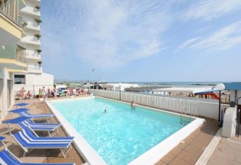 Hotel Leonardo da Vinci allows 18 year olds to book a room