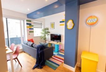 Two-Bedroom Legoland Windsor Resort by Belvilla allows 18 year olds to book a room