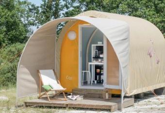 Les Insolites du v  lodrome d Albert has Balcony rooms