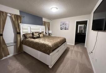 (null) has rooms with a private hot tub