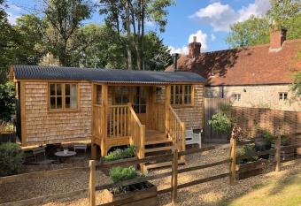 The Walnut Wagon in the heart of Mells. allows 18 year olds to book a room