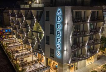            ADDRESS has Balcony rooms