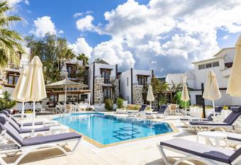 Bodrum Vera Hotel allows 18 year olds to book a room