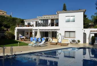 Casa Kasima for family gatherings has Balcony rooms