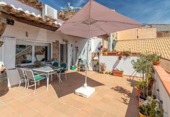 El Pequeno Olivo has Balcony rooms