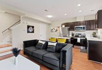 Stylish and Comfortable 1-BR in the Heart of Detroit allows 18 year olds to book a room