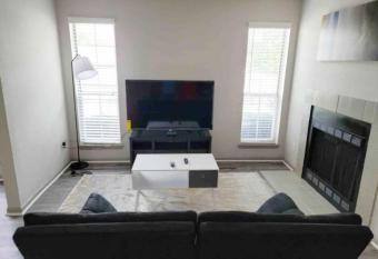 Minimalistic 1BR Keystone allows 18 year olds to book a room