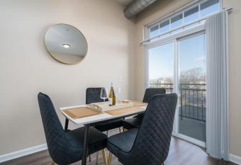 Lovely 3BD 3BA Downtown Indy has Balcony rooms