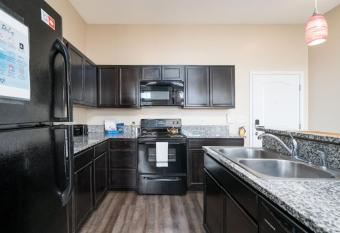 Private Room Downtown INDY has Balcony rooms