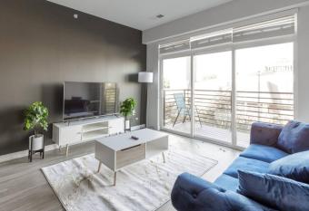 Stylish 2BR in Fountain Square has Balcony rooms