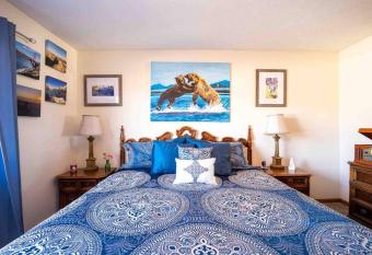 (null) allows 18 year olds to book a room