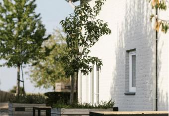 Brut the lodges allows 18 year olds to book a room