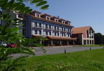 Hotel Cristina has Balcony rooms