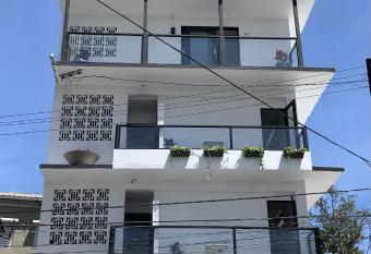 La Calma Poshtel allows 18 year olds to book a room