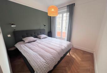 Appartement de standing    Plainpalais has Balcony rooms
