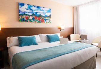Hotel & Spa Real Ciudad De Zaragoza allows 18 year olds to book a room