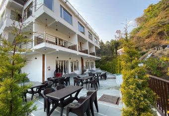 The Aesthetic Hotel & Restaurant has Balcony rooms