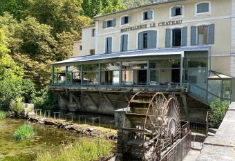Le Ch  teau Olive et Raisin has Balcony rooms