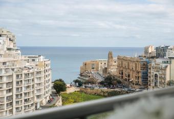 Sea View Apartment 2 bedrooms 2 bathrooms, 2 minutes away from the sea has Balcony rooms