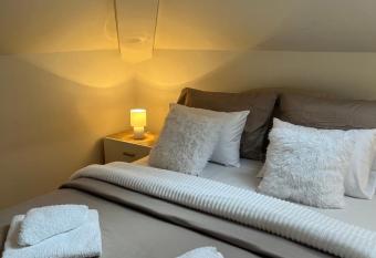 Apartman Nikka has Balcony rooms