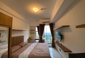 Apartement Akasa T.K17 By LiviRooms Tangerang has Balcony rooms