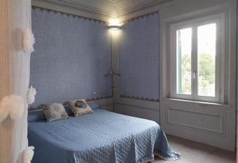 Appartamento Centralissimo con terrazza Cuore di Toscana a 2 chilom dal mare has Balcony rooms