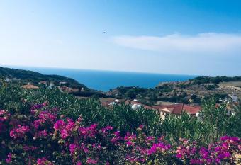 Pissouri Villa Miramar allows 18 year olds to book a room