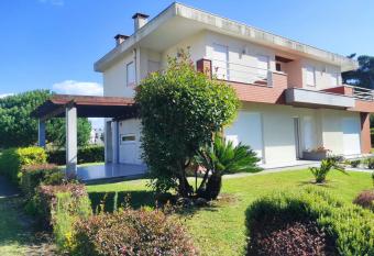 Casa T4 perto da Praia has Balcony rooms