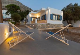 Villa Maria has Balcony rooms